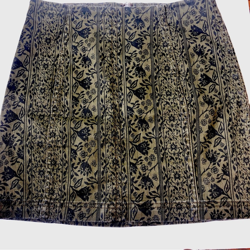 Free People EUC Mini Skirt Size 6